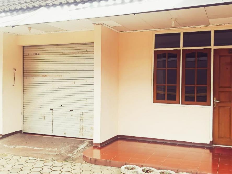 Hotel Wijaya Purwokerto Kültér fotó