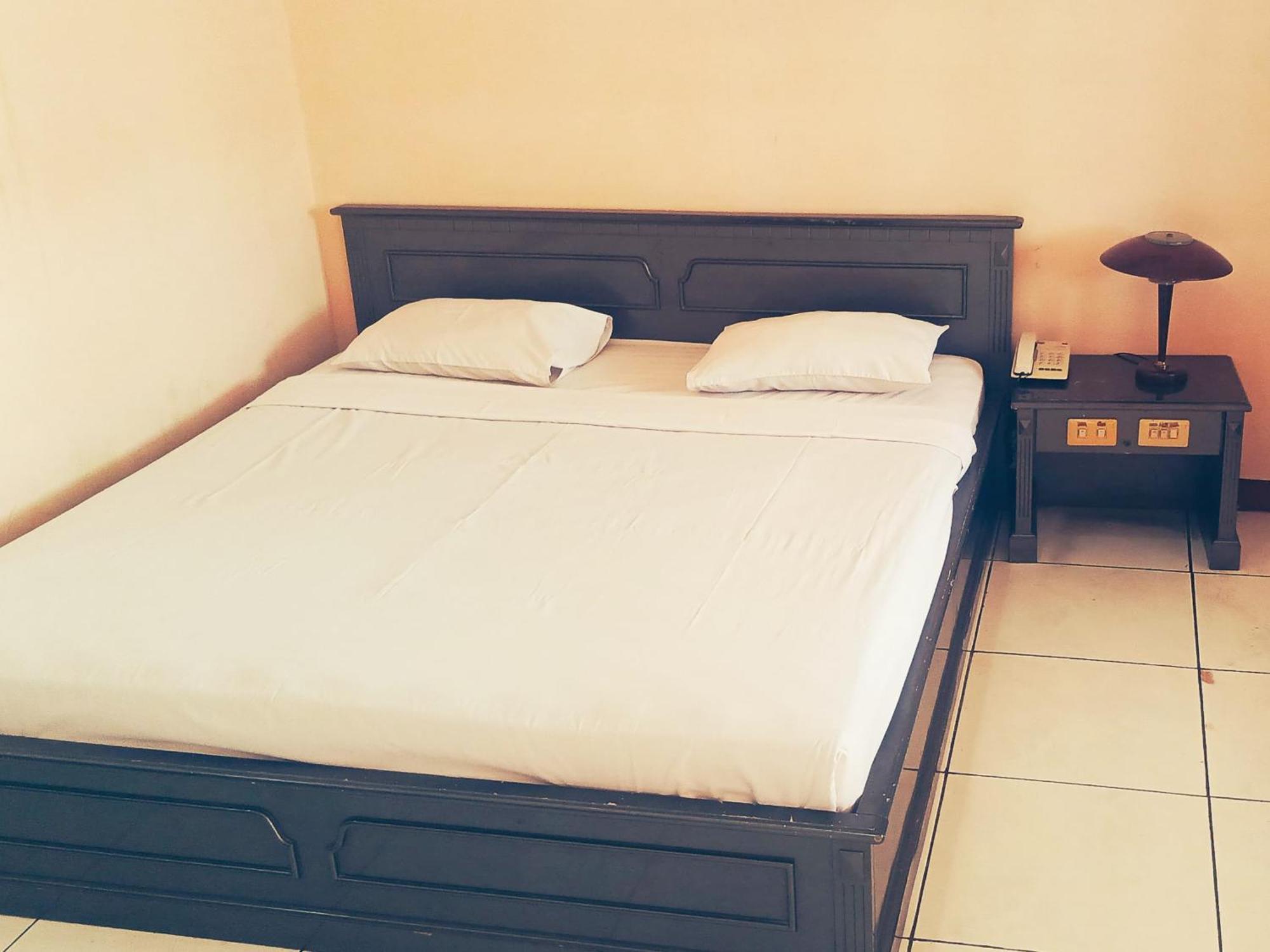 Hotel Wijaya Purwokerto Kültér fotó