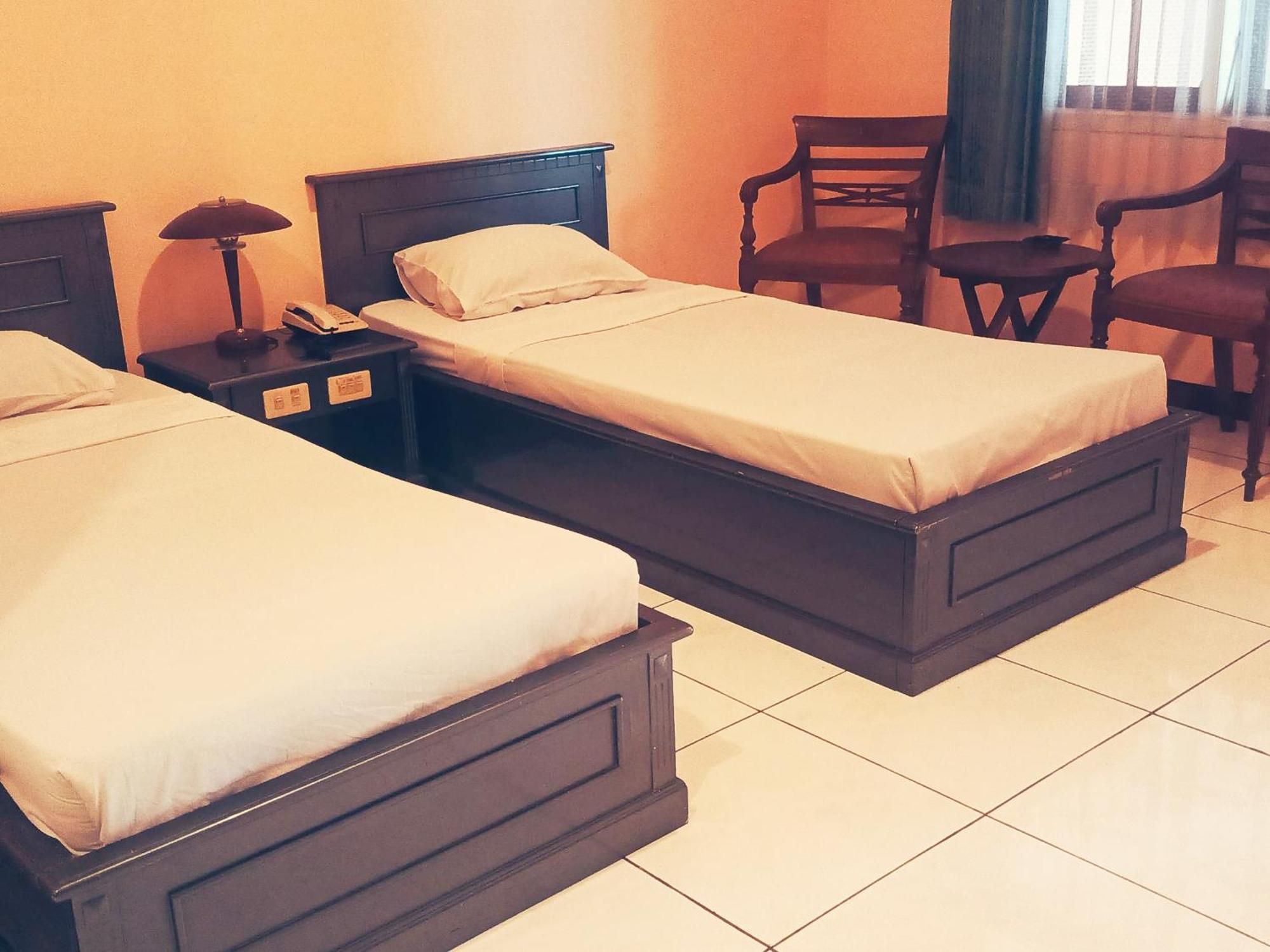 Hotel Wijaya Purwokerto Kültér fotó