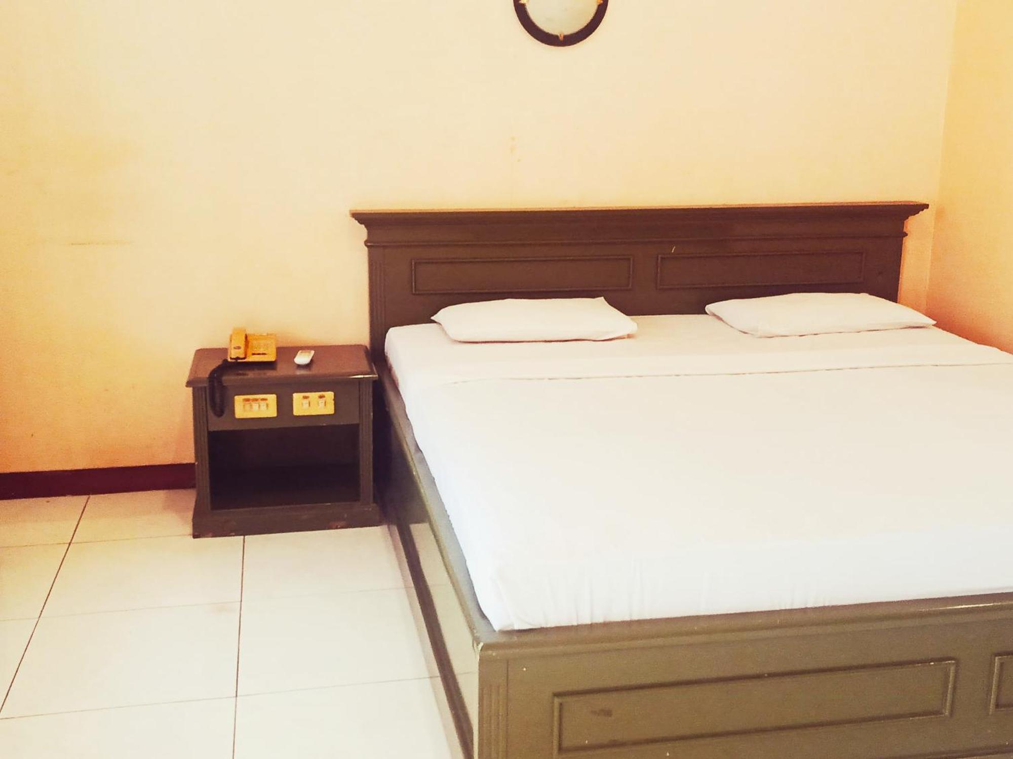 Hotel Wijaya Purwokerto Kültér fotó