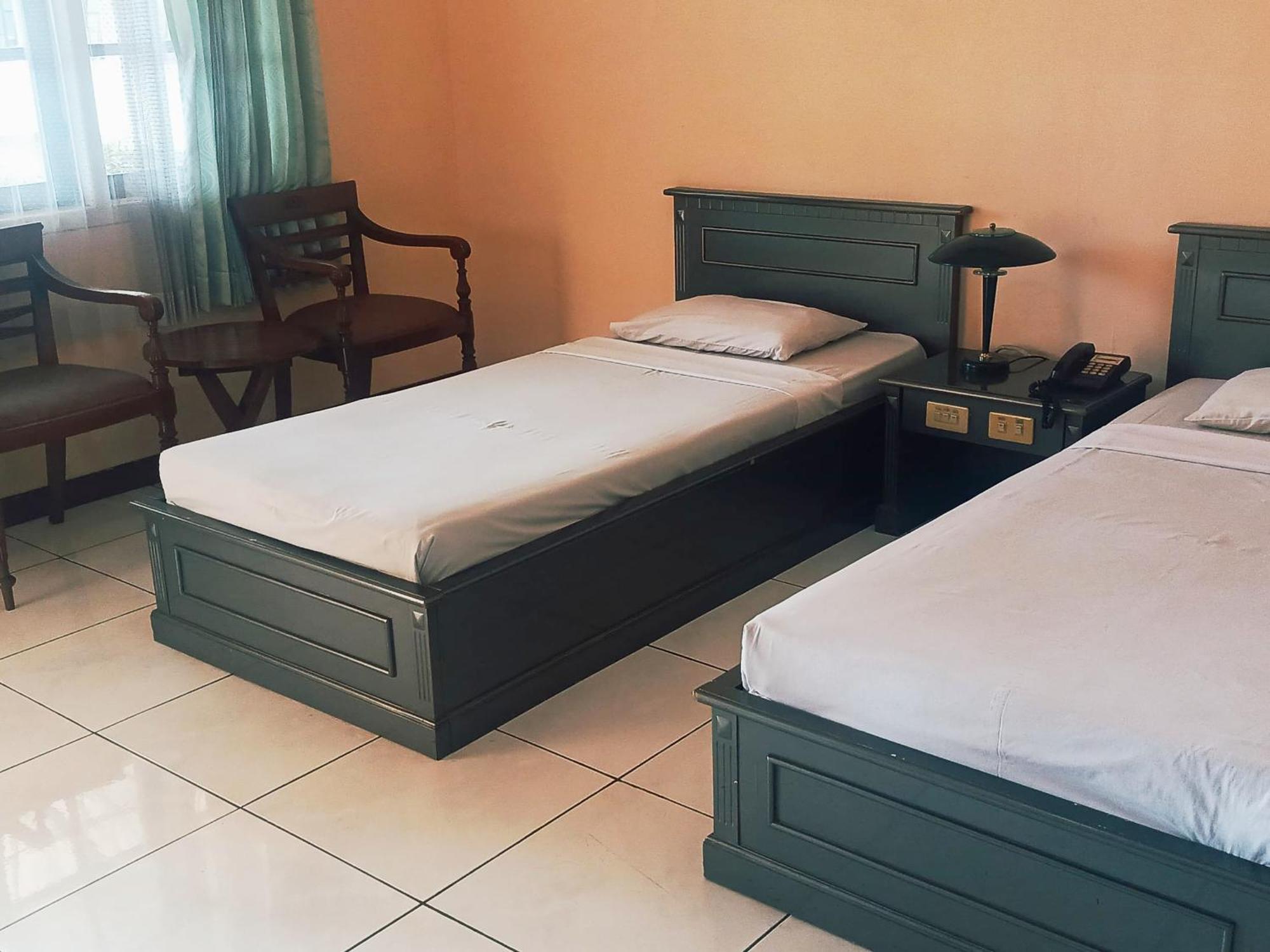 Hotel Wijaya Purwokerto Kültér fotó