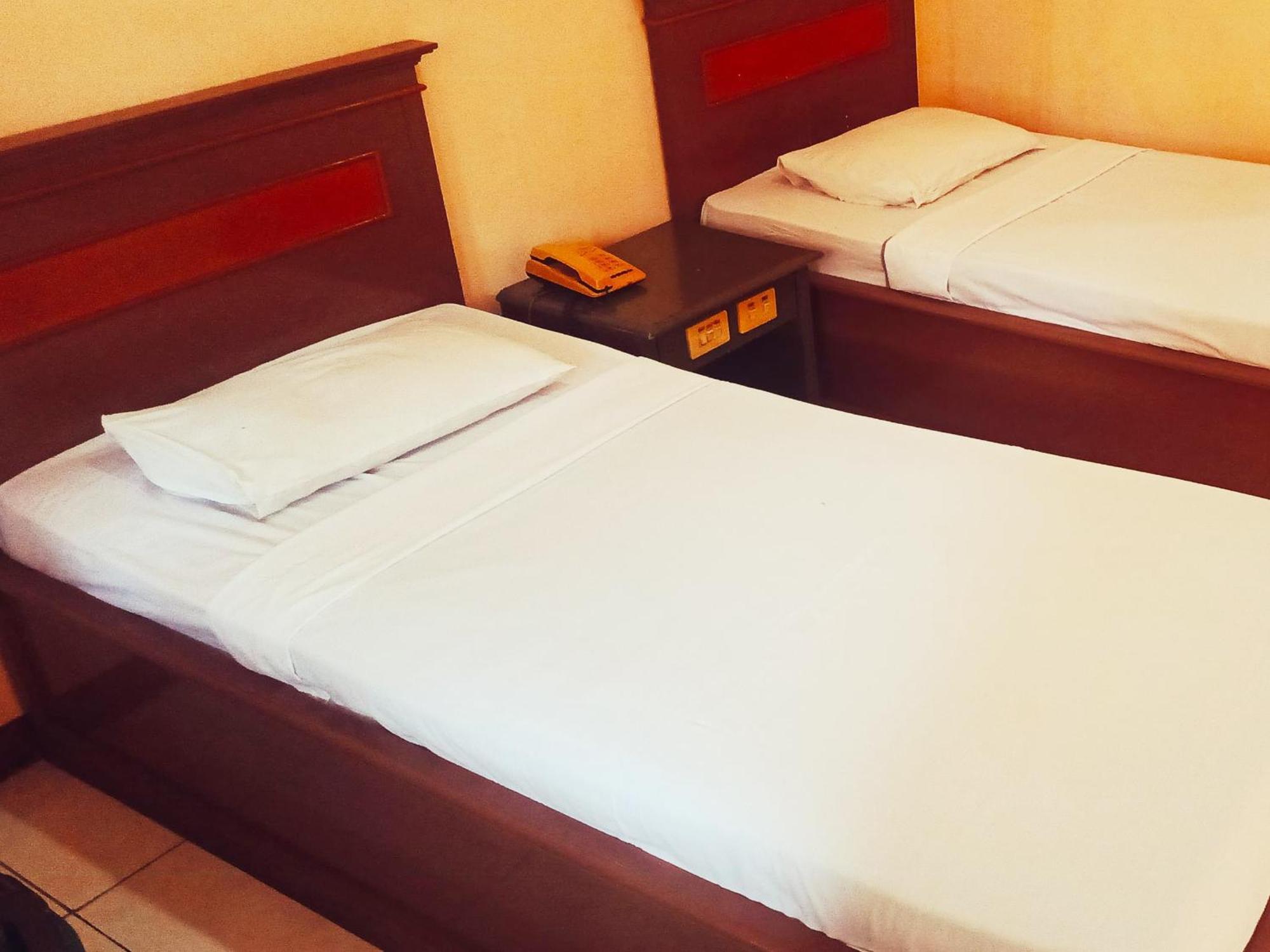 Hotel Wijaya Purwokerto Kültér fotó